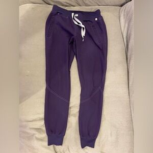 Figs XS Jogger Scrub Pants in Eggplant